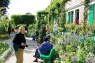 Asisbiz Travel to Claude Monet home or Chateau in Giverny France 01