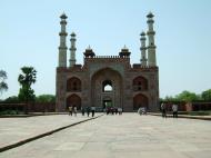 Asisbiz Uttar Pradesh Agra Sikandra Akbars Tomb entrance India Apr 2004 02