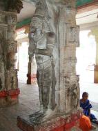 Asisbiz Madurai Alagar Kovil Temple pillars India May 2004 06