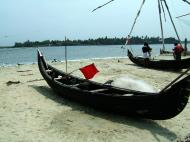 Asisbiz Chinese fishing nets Cheena vala of Fort Kochi Fort Cochin India May 2004 04