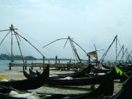 Asisbiz Chinese fishing nets Cheena vala of Fort Kochi Fort Cochin India May 2004 10