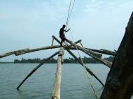 Asisbiz Chinese fishing nets Cheena vala of Fort Kochi Fort Cochin India May 2004 22