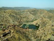 Asisbiz Rajasthan Jaipur Jaigarh Fort water supply India Apr 2004 02