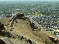 Asisbiz Nahargarh Fort Aravalli Hills overlooking city of Jaipur India Apr 2004 05