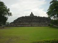 Asisbiz Java Yogyakarta Yogya Borobudur Pagoda Aug 2000 01