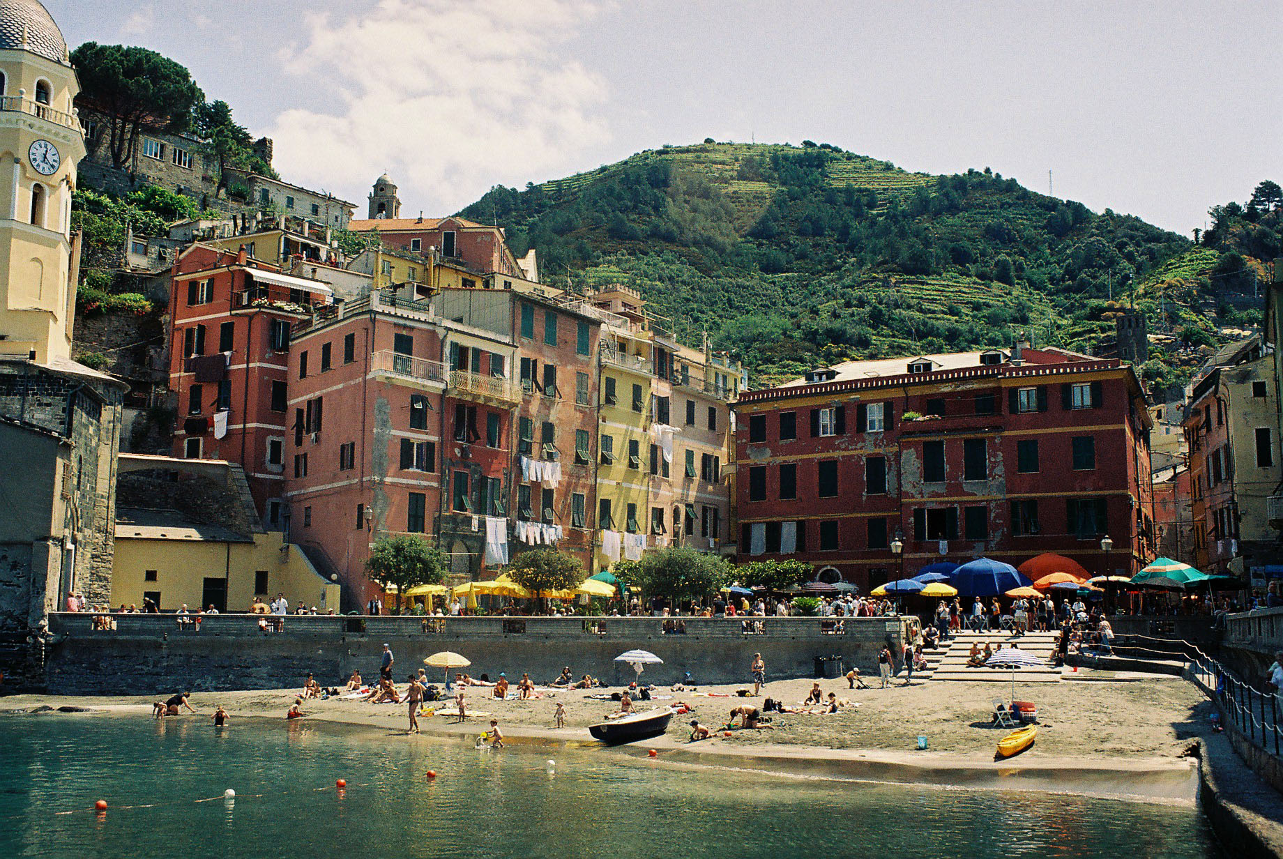 Asisbiz Travel photos featuring local Architecture around Rapallo Italy 08