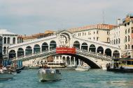 Asisbiz Rialto Bridge Venice Italy 01