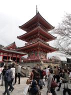 Asisbiz Otowa san Kiyomizu dera Pagoda Sanju no To Kyoto Mar 2010 02