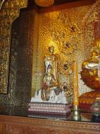 Asisbiz Penang Ke Lok Tempel Ornate Buddhas Mar 2001 04