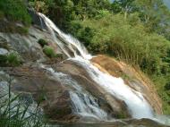 Asisbiz Malaysia Perak Kampar Lata Kinjang Waterfall Mar 2001 16