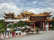 Asisbiz Kuala Lumpur Thean Hou Temple Entrance 01