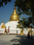 Asisbiz Mandalay Kuthodaw Pagoda main stupa Dec 2000 02