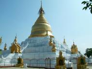 Asisbiz Mandalay Kuthodaw Pagoda main stupa Nov 2004 01