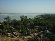 Asisbiz Mingun Pagoda views of the Ayeyarwaddy river Dec 2000 02