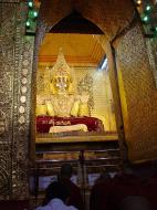 Asisbiz Pyin Oo Lwin main monastery Buddhas Dec 2000 03