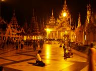 Asisbiz Myanmar Yangon Shwedagon Pagoda main Terrace Nov 2004 01