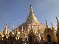 Asisbiz Myanmar Yangon Shwedagon Pagoda new year celibrations Jan 2010 04