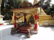 Asisbiz U To near Hle Guu main monastery stupa 2010 01