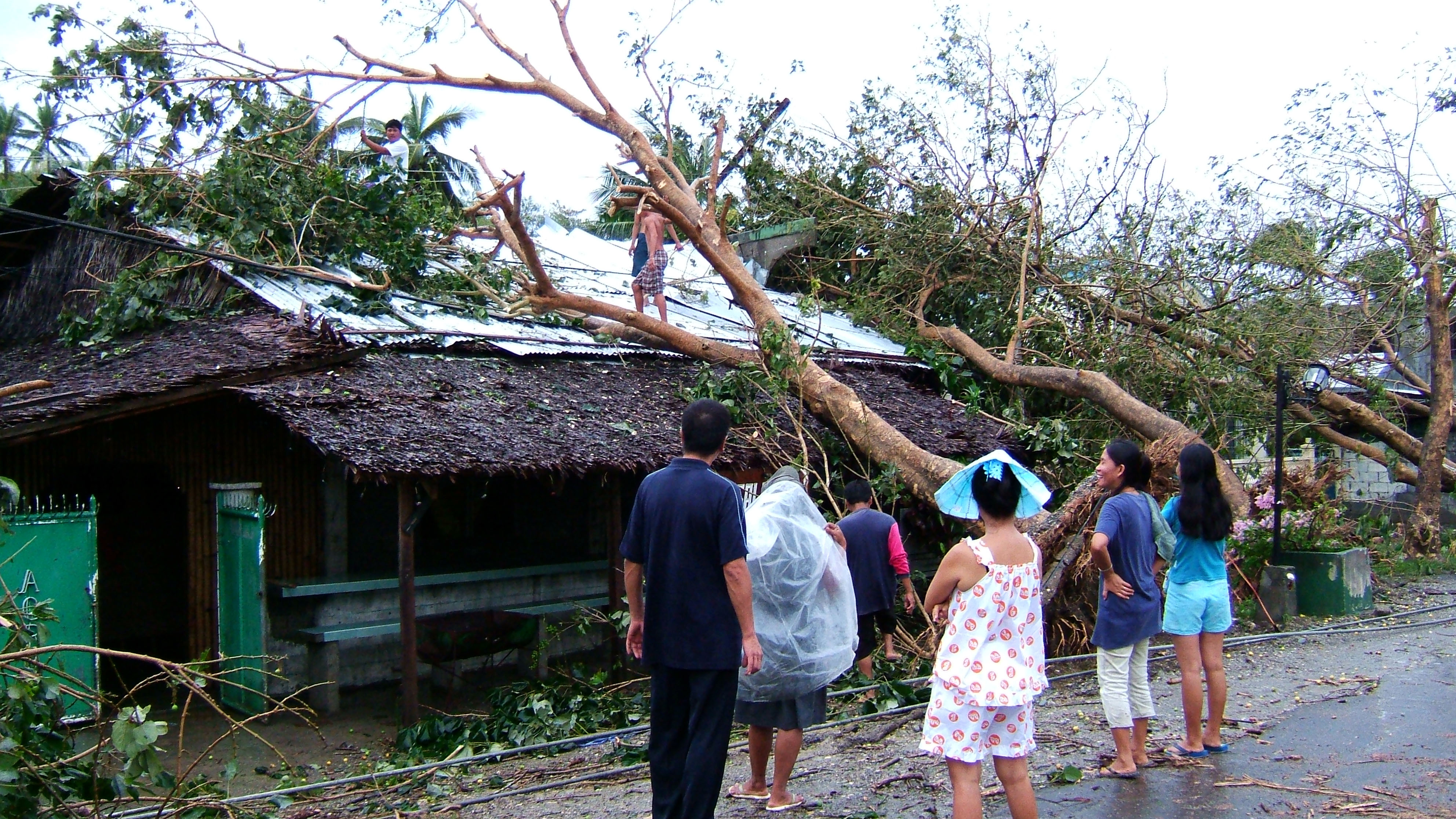 Asisbiz Philippines Mindoro Poblacion Hundura Beach Typhoon Chanchu ...