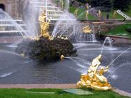 Asisbiz Peterhof Architecture Samson and Lion Fountain 2005 03