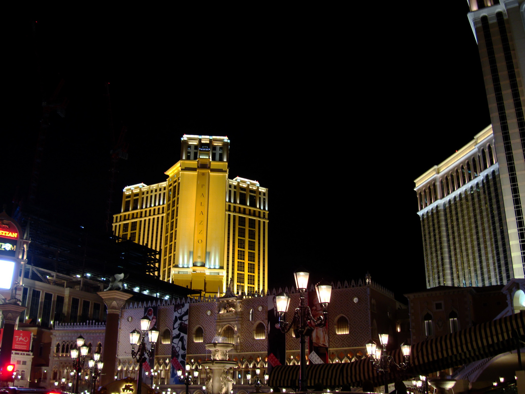 Asisbiz 1 Las Vegas Blvd The Strip At Night 13