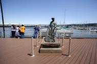 Asisbiz The fisherman statue by Jesse Corsaut Old Fishermans Grotto Wharf Monterey CA 01