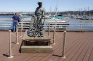 Asisbiz The fisherman statue by Jesse Corsaut Old Fishermans Grotto Wharf Monterey CA 04