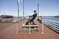 Asisbiz The fisherman statue by Jesse Corsaut Old Fishermans Grotto Wharf Monterey CA 08