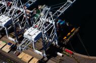 Asisbiz MV Cosco Felixstowe IMO 9246401 being unloaded Long Beach Terminals California May 2012