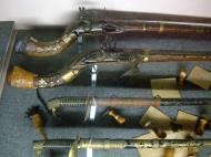 Asisbiz HCMC Museum exhibits rifles 2009 01