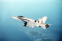 Asisbiz USN McDonnell Douglas F 18C Hornet VFA 136 Knighthawks AG301 164217 flying in tight formation 07