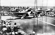 Asisbiz Mitsubishi A6M2 21 Zero aboard Japanese carrier Shokaku taking off to attack Santa Cruz 26th Oct 1942 80 G 176150