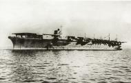 Asisbiz Japanese aircraft carrier Zuikaku off Kobe 25th Sep 1941 NH 73067