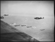 Asisbiz RAAF Avro Ansons on a training flight based in Mascot Richmond Sep 1943 04