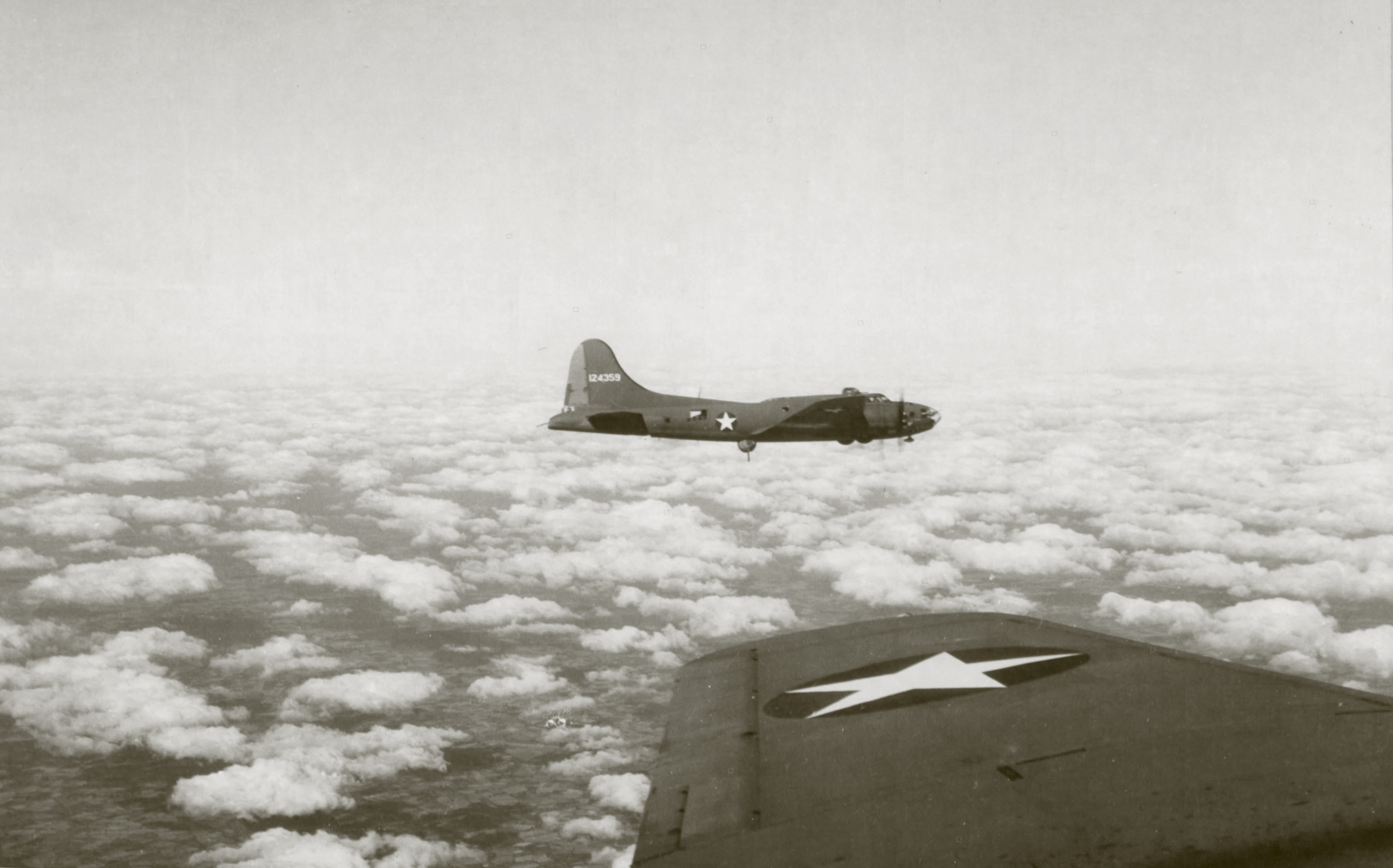 Asisbiz 41 24359 B-17F Fortress 8AF 305BG813BS Turd Burd nose in flight ...