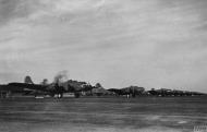 Asisbiz 41 24604 B 17F Fortress 8AF 305BG366BS KYG Arkie lined up in Gander 21st Oct 1942 FRE9507