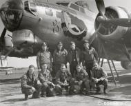 Asisbiz 44 8317 B 17G Fortress 8AF 305BG Woosh Woosh with Lt Kurowski crew at Chelveston 11th Apr 1945 NA758