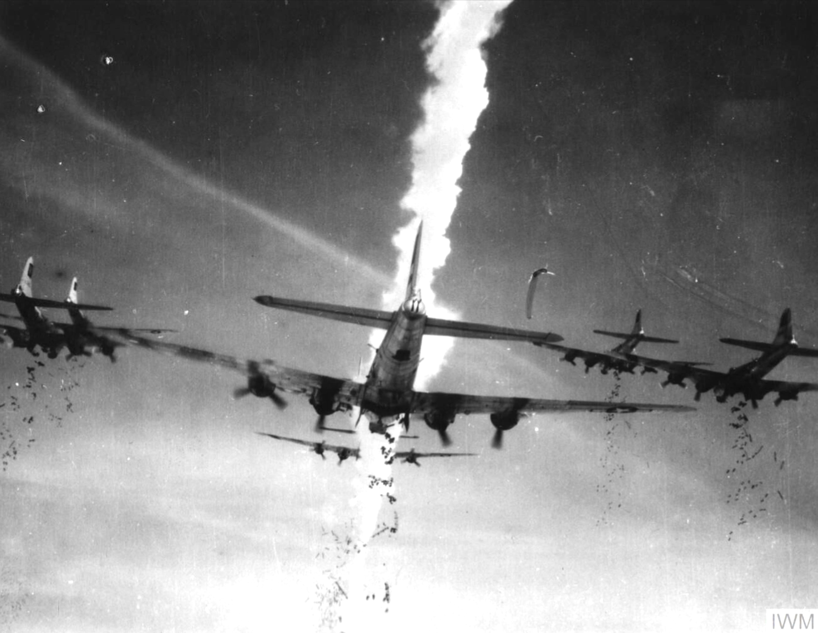 Asisbiz Boeing B-17G Fortresses 8AF 486BG Drop Their Loads Of Anti ...