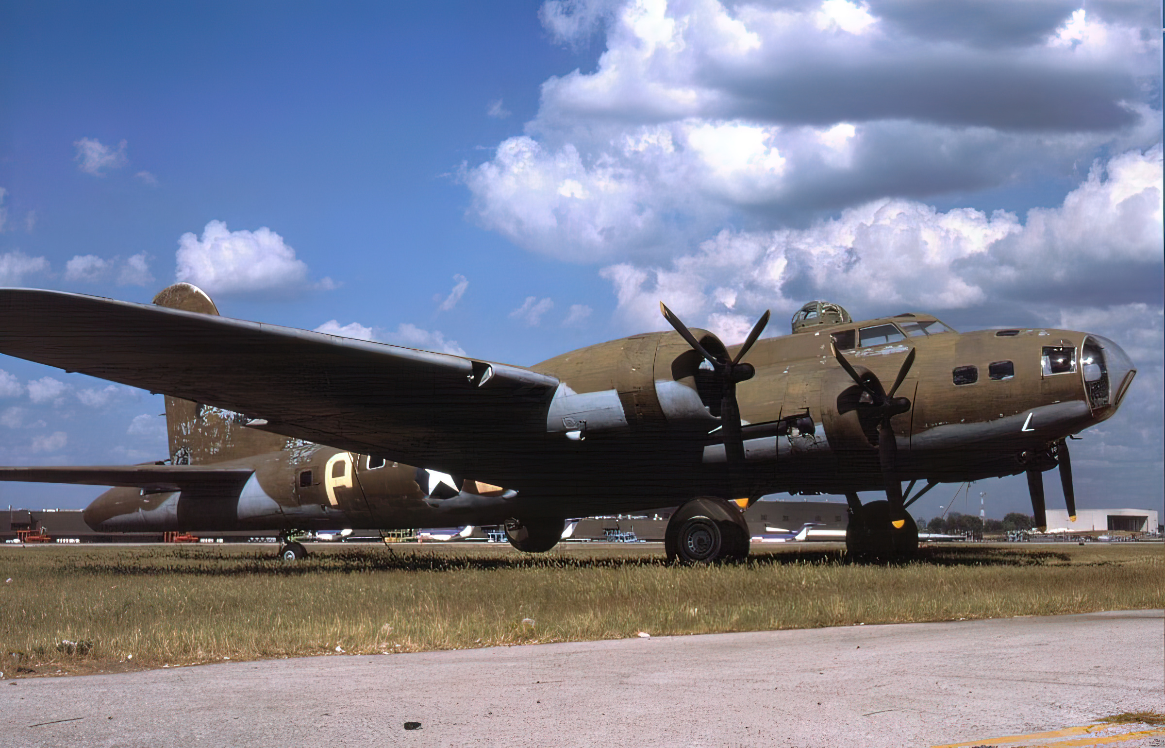 Asisbiz 41 24485 B-17F Fortress 8AF 91BG324BS DFA Memphis Belle in USA 01