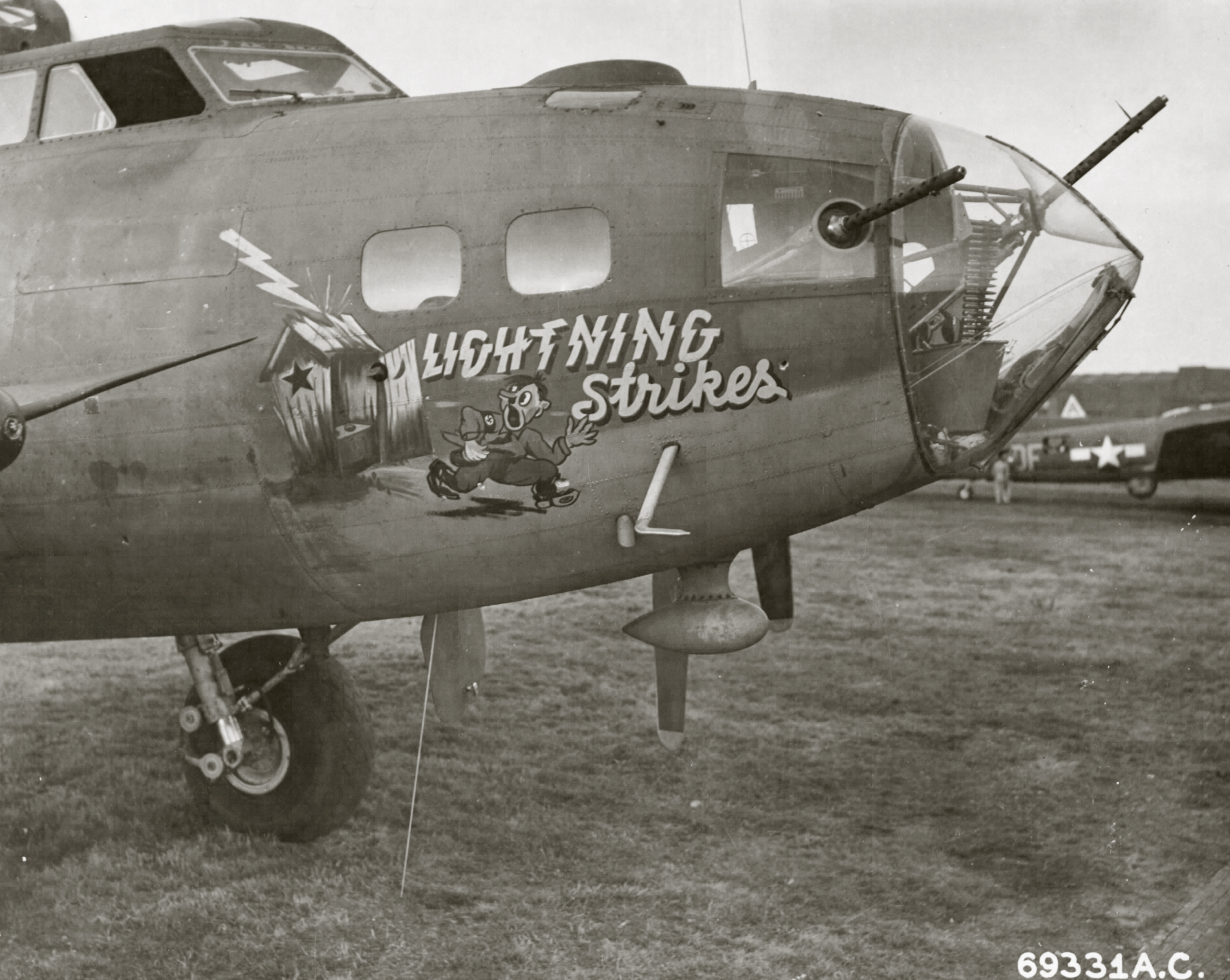 Asisbiz 42 3073 B-17F Fortress 8AF 91BG401BS LLA Lightning Strikes nose ...