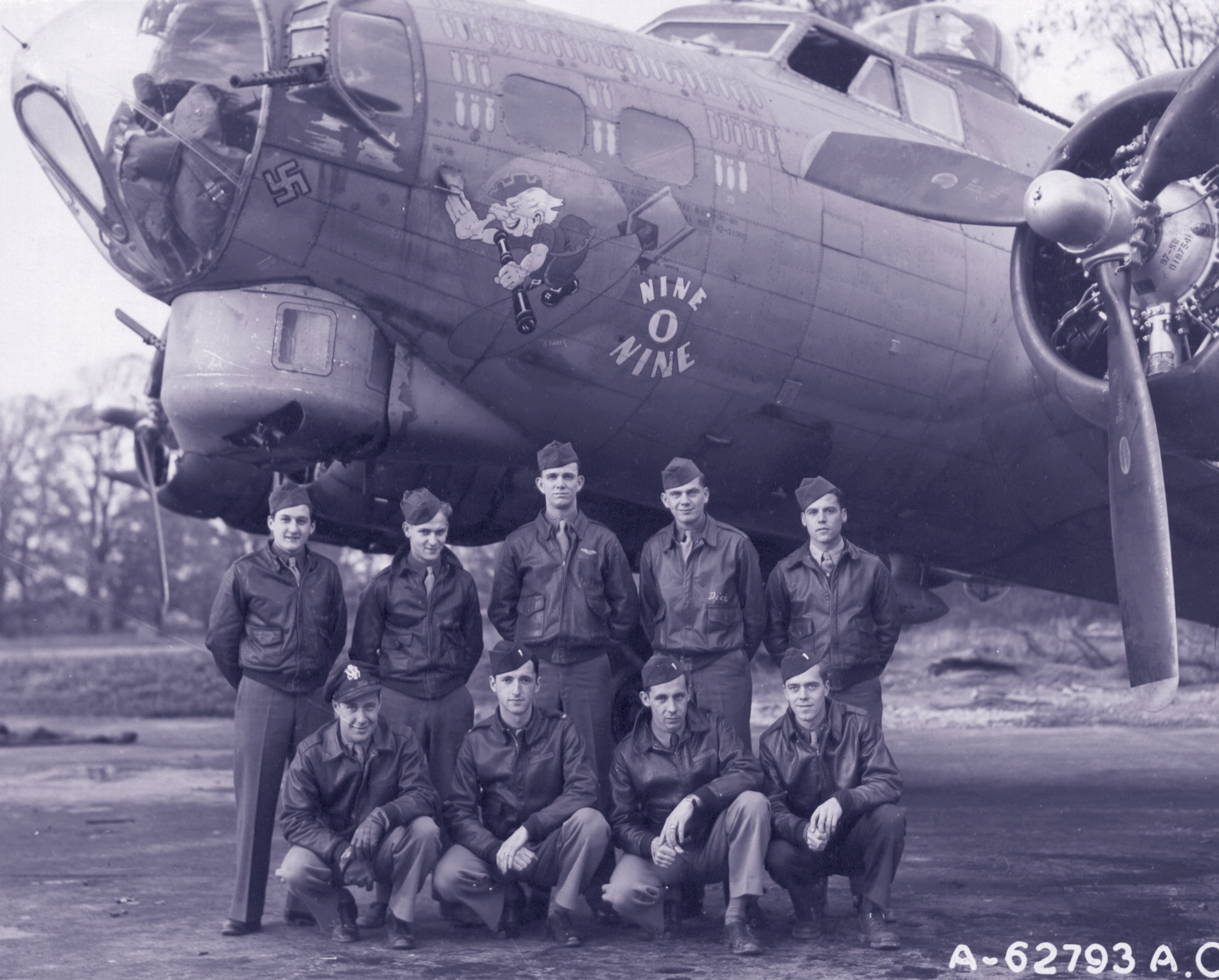 Asisbiz 42 31909 B-17G Fortress 8AF 91BG323BS ORR Nine O Nine With Crew ...