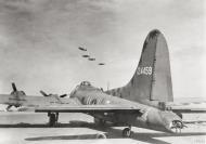 Asisbiz 41 24459 B 17F Fortress 8AF 91BG401BS LLB Hellsapoppin aka Invasion II England 11th Mar 1943 FRE3622