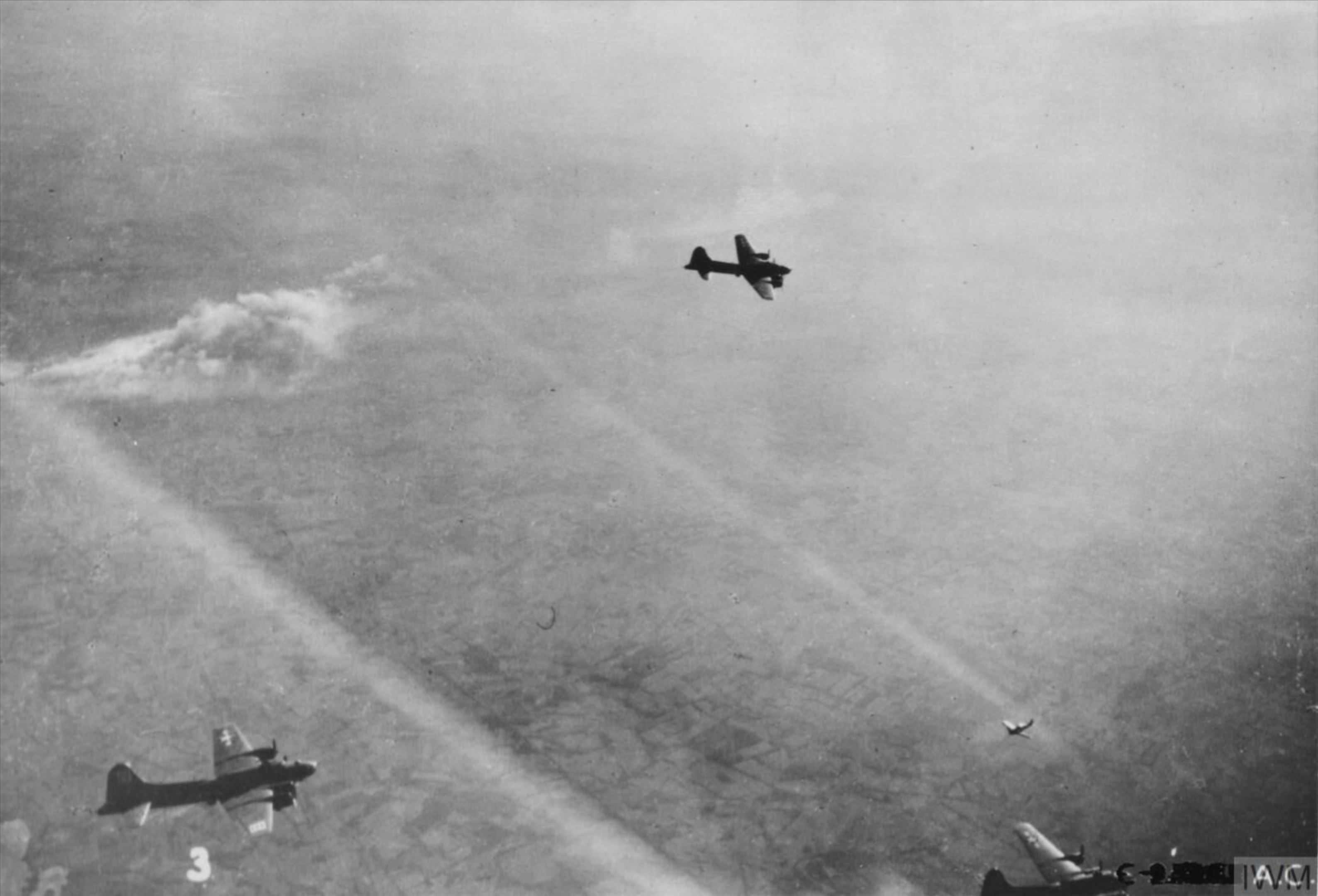 Asisbiz Boeing B-17F Fortresses 8AF 95BG Are Attacked By Fw 190's ...