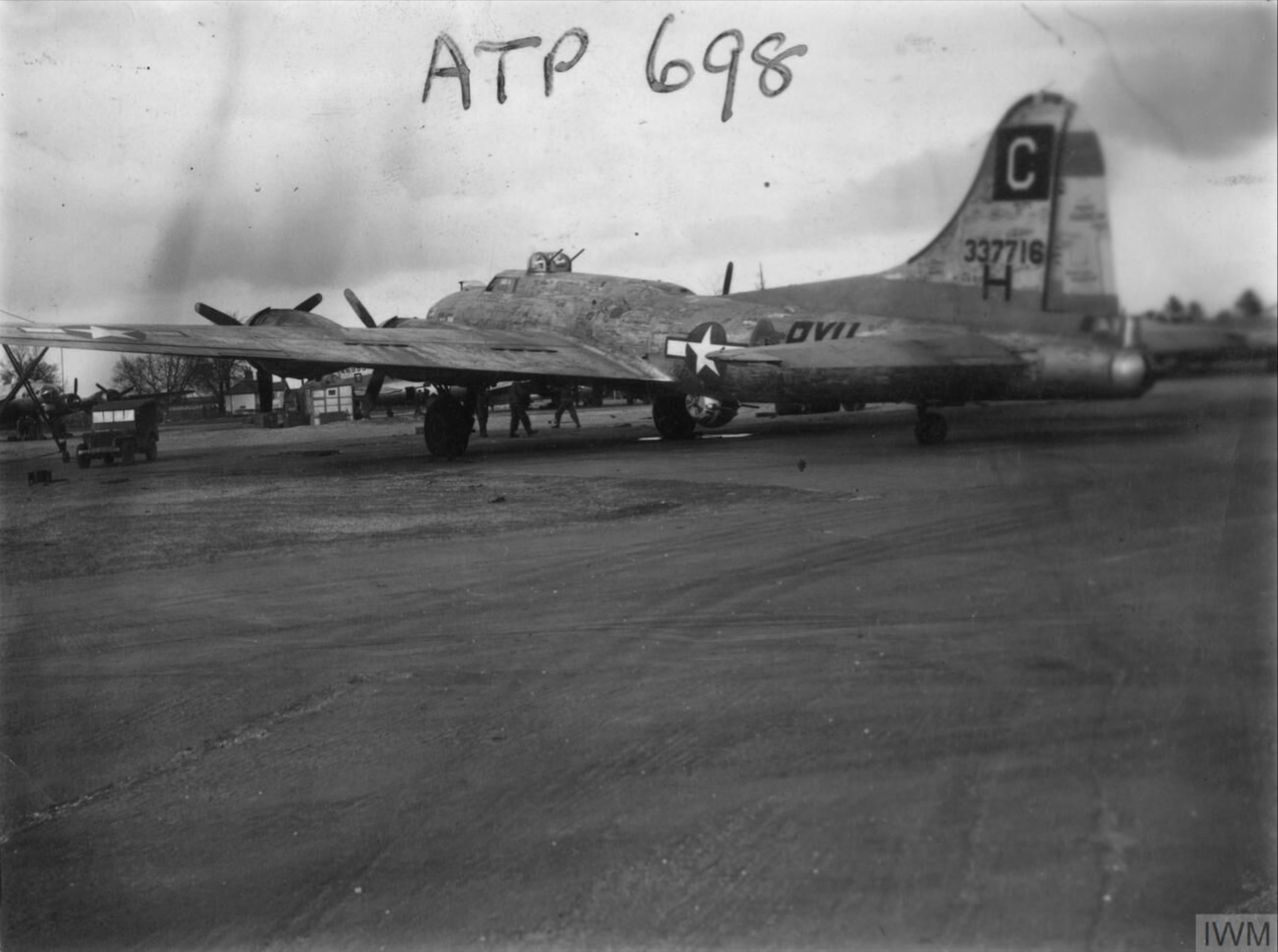 Asisbiz 43 37716 B-17G Fortress 8AF 96BG338BS BXH 5 Grand FRE3940