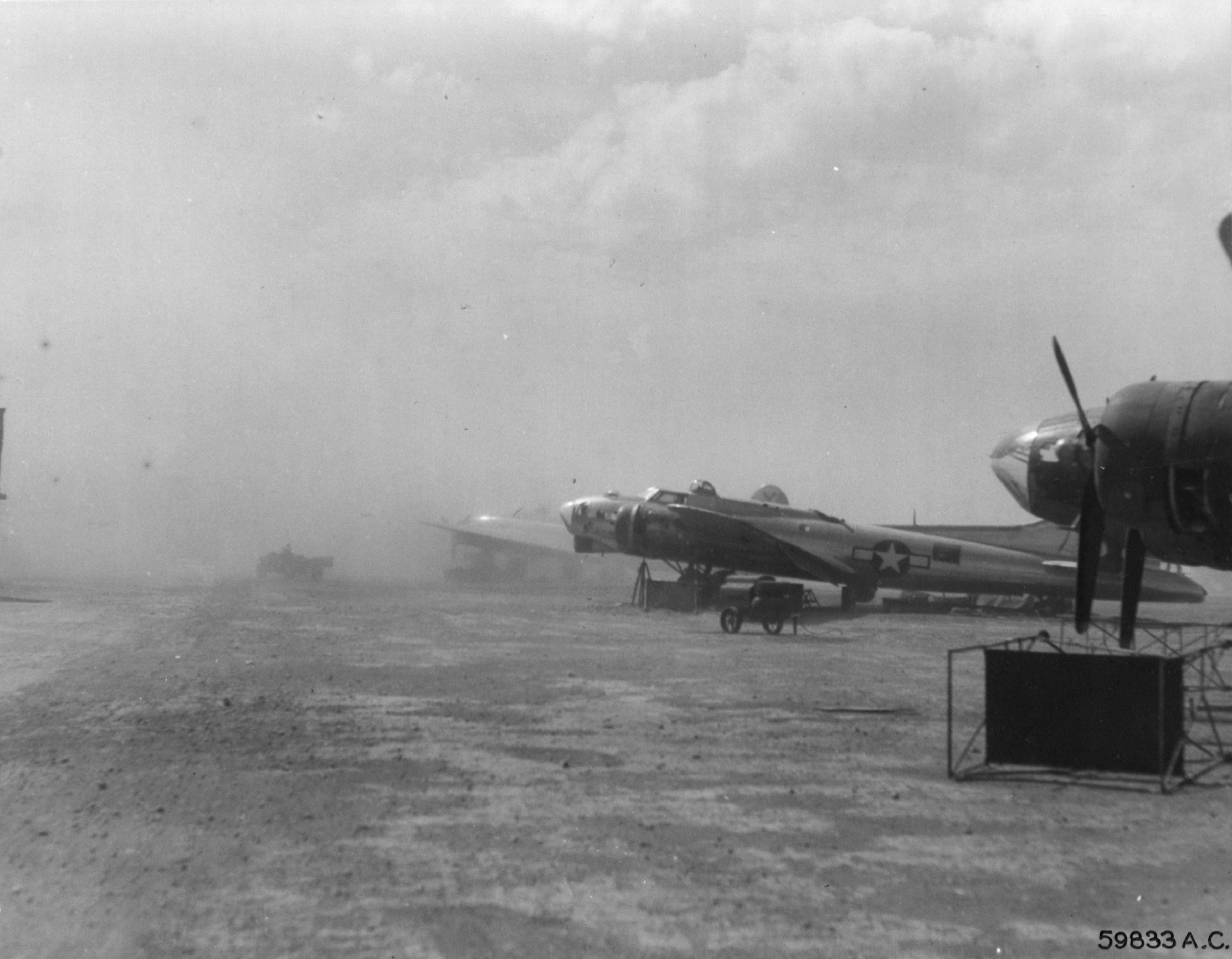 Asisbiz 15AF B-17G Fortress During A Dust Storm 18th Oct 1944 342 FH 001735