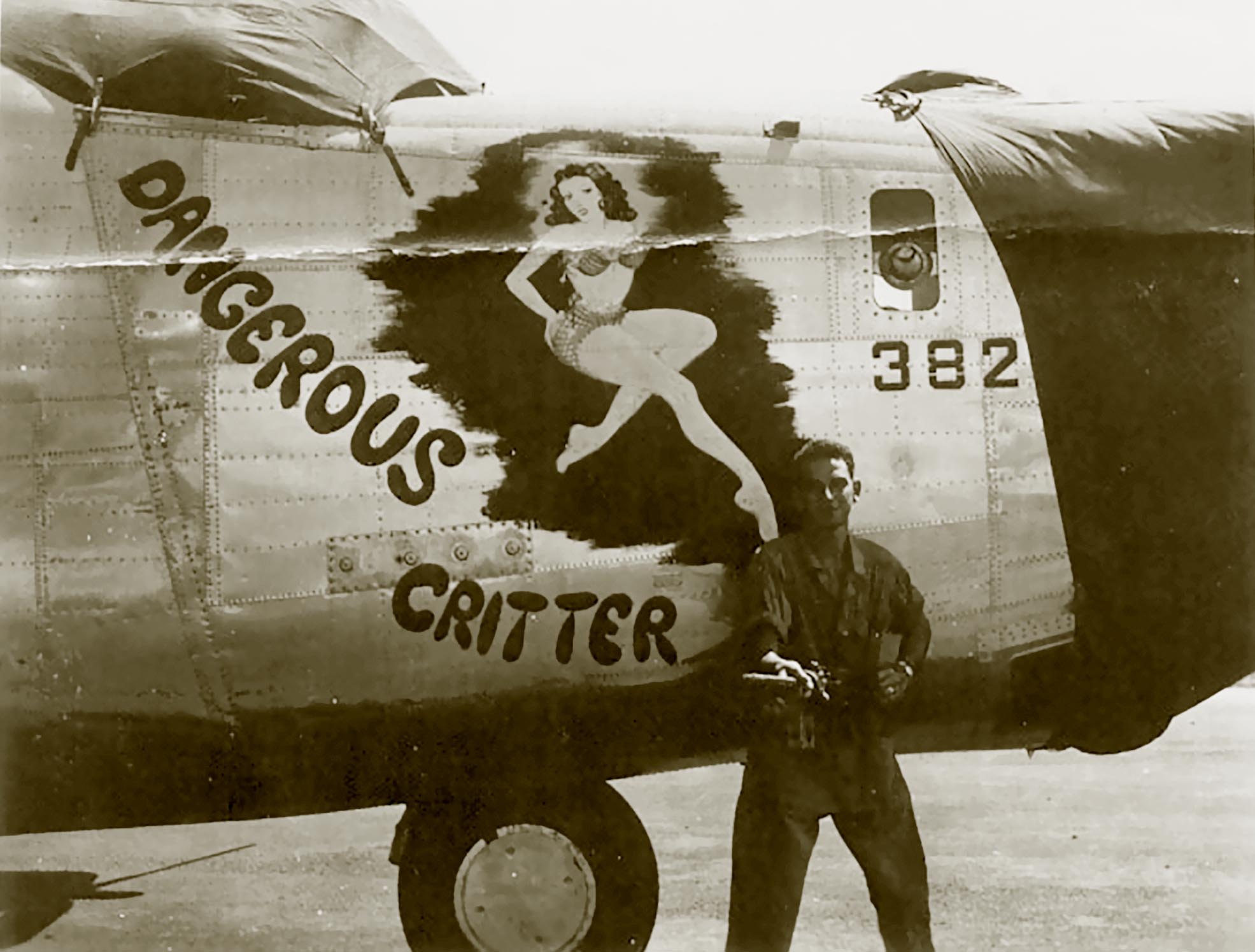 Asisbiz 44 40382 B-24J Liberator 7AF 11BG26BS Dangerous Critter At Guam ...