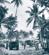 Asisbiz 13AF 307BG371BS B 24D Liberator at Funafuti Island Ellice Isls 21st Apr 1943 NA851