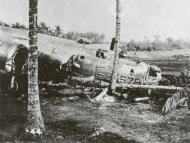 Asisbiz 44 40570 B 24J Liberator 13AF 307BG371BS 570 crashed landed Moratoi 10th Apr 1944 02