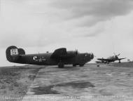 Asisbiz 41 29559 B 24H Liberator 8AF 34BG7BS R2P Belchin' Bessie at Chilbolton 10th Jun 1944 FRE3405