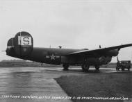 Asisbiz 41 29567 B 24H Liberator 8AF 34BG4BS 3LB Bambi at Tuddenham 9th Jun 1944 FRE3416